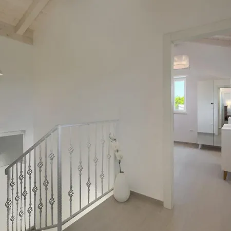 Leon For 8 People With Private Pool & Pet Friendly Near Novigrad Villa