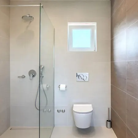 Leon For 8 People With Private Pool & Pet Friendly Near Novigrad Vila *