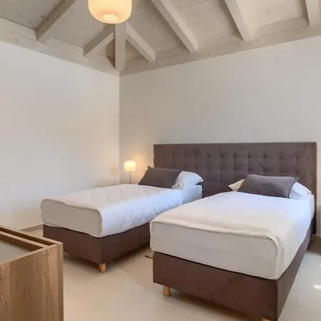 Leon For 8 People With Private Pool & Pet Friendly Near Novigrad