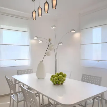 Leon For 8 People With Private Pool & Pet Friendly Near Novigrad Βίλα