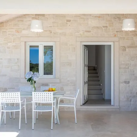 Βίλα Leon For 8 People With Private Pool & Pet Friendly Near Novigrad Brtonigla