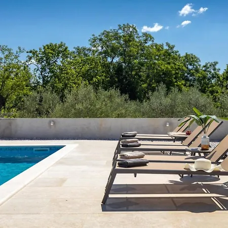 Leon For 8 People With Private Pool & Pet Friendly Near Novigrad Βίλα *